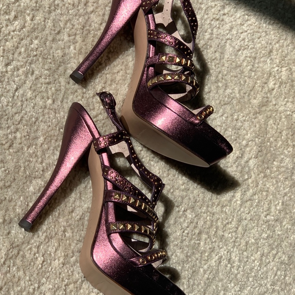 💜✨Like new Pura Lopez purple shine studded high heels